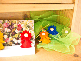 Auf dem Foto sind die gebastelten Gegenstände der Kinder zu sehen. | © SONNENTOR